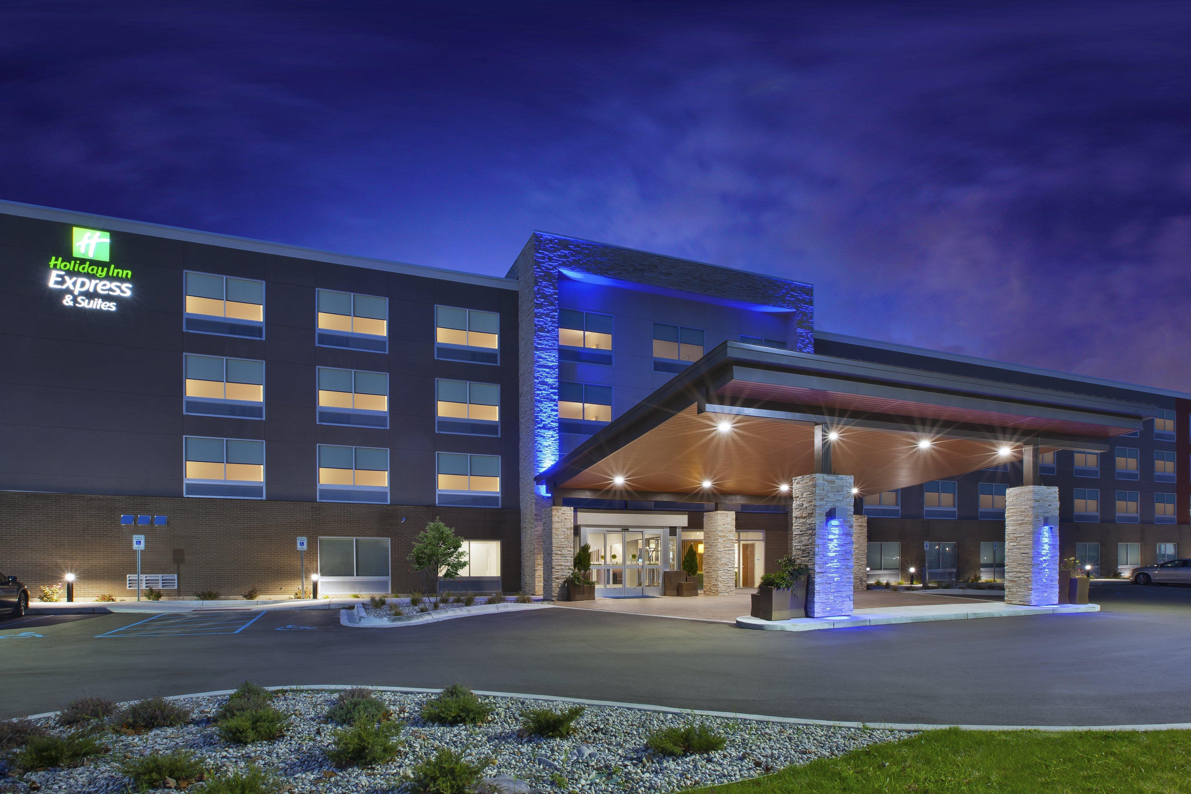 Holiday Inn Express & Suites Grand Rapids Airport North By Ihg Cascade Buitenkant foto